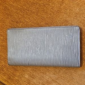 Authentic Louis Vuitton EPI Bifold long wallet